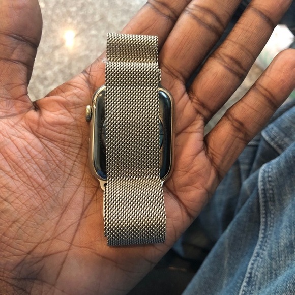 GOLD APPLE WATCH SERIES 8 BRAND NEW NO SCRATCHES AT ALL CRISPY OPEN BOX - Picture 8 of 8